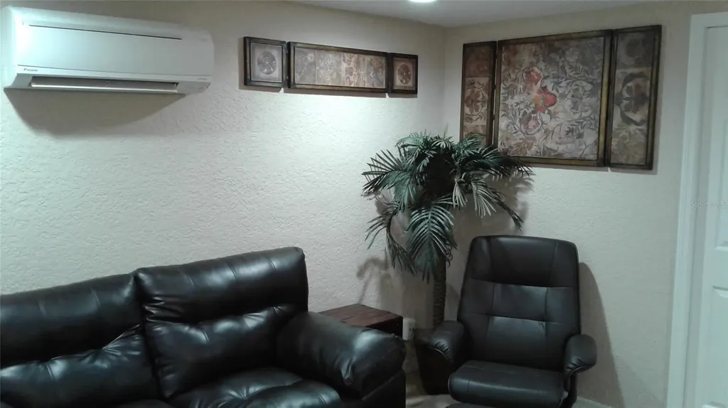 2512 Musselwhite Avenue Orlando FL 32804