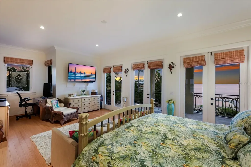518 58th Street Holmes Beach FL 34217