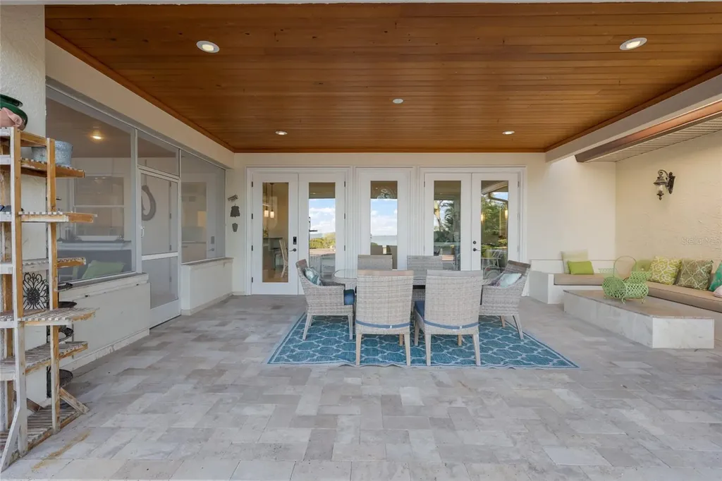 518 58th Street Holmes Beach FL 34217