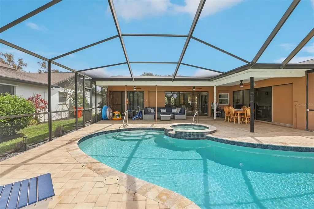 5916 Oakhurst Drive Seminole FL 33772