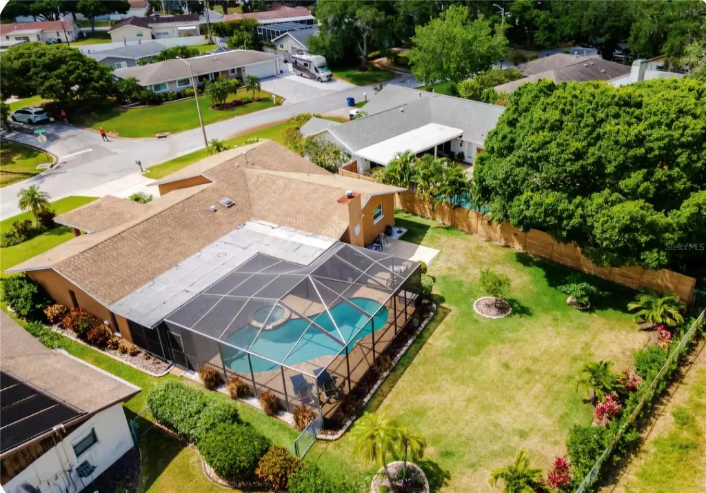 5916 Oakhurst Drive Seminole FL 33772