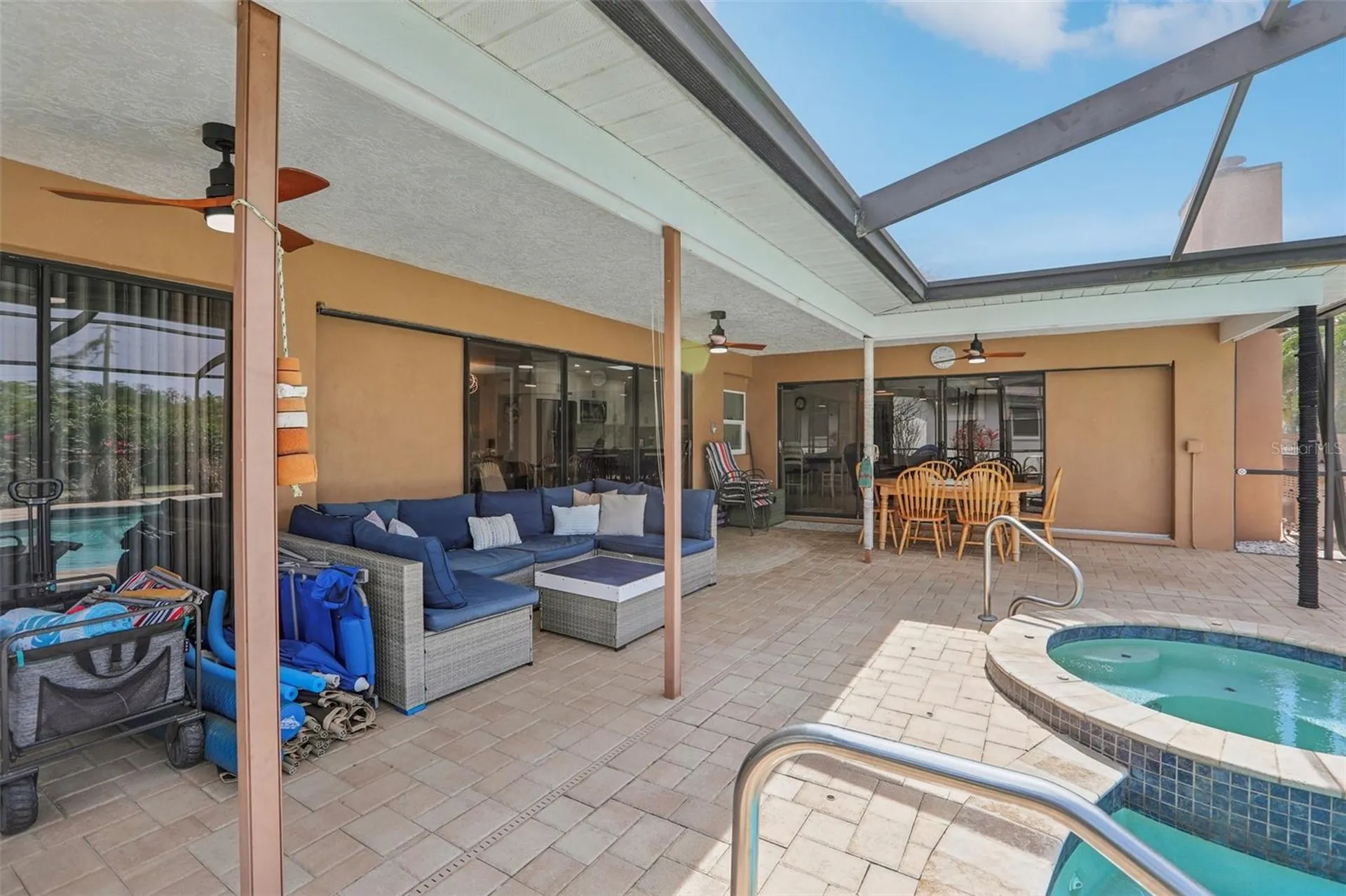 5916 Oakhurst Drive Seminole FL 33772