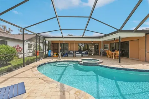 5916 Oakhurst Drive Seminole FL 33772