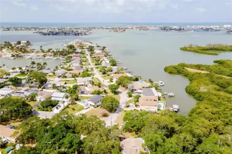 5916 Oakhurst Drive Seminole FL 33772
