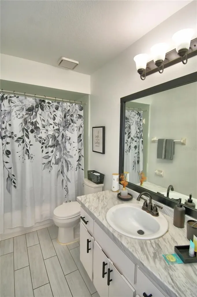 2935 Dickens Circle Kissimmee FL 34747