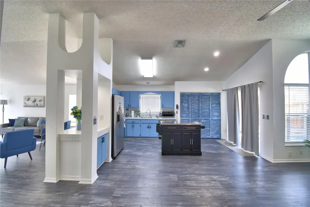 2935 Dickens Circle Kissimmee FL 34747