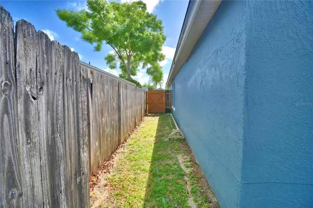 2935 Dickens Circle Kissimmee FL 34747