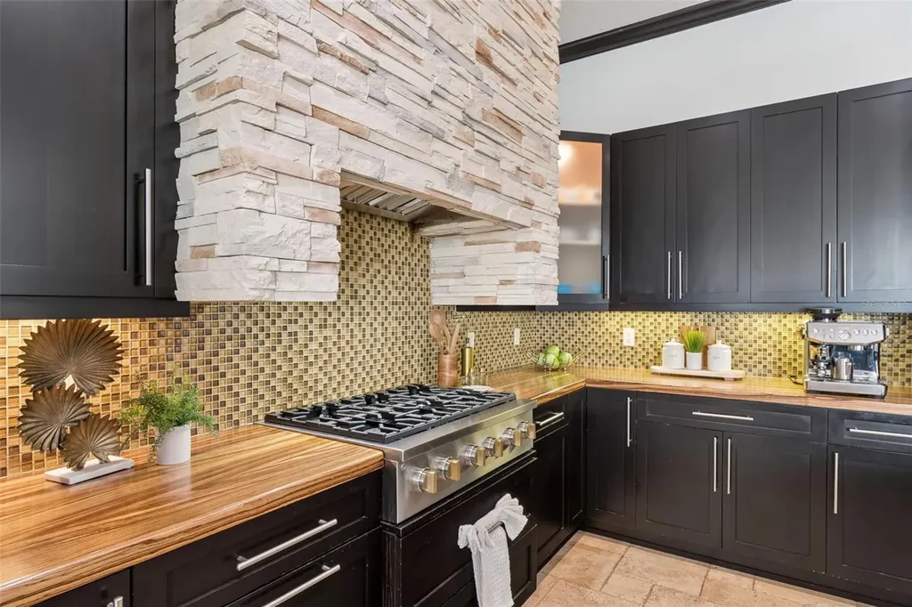 108 Bayside Drive Clearwater Beach FL 33767