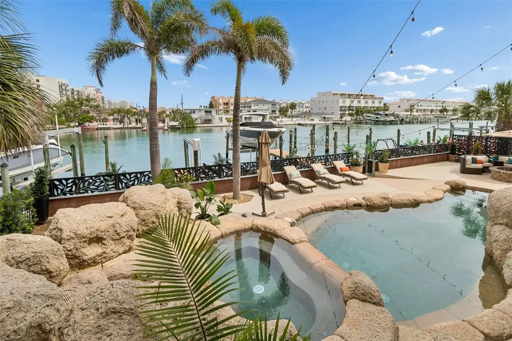 108 Bayside Drive Clearwater Beach FL 33767