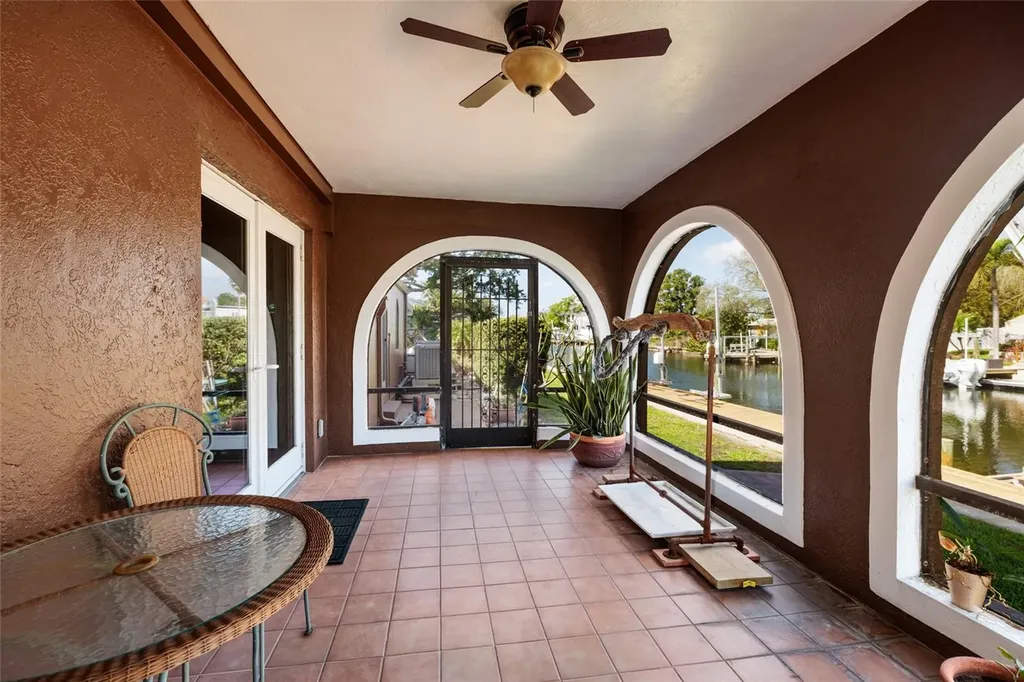 1449 45th Avenue NE St Petersburg FL 33703