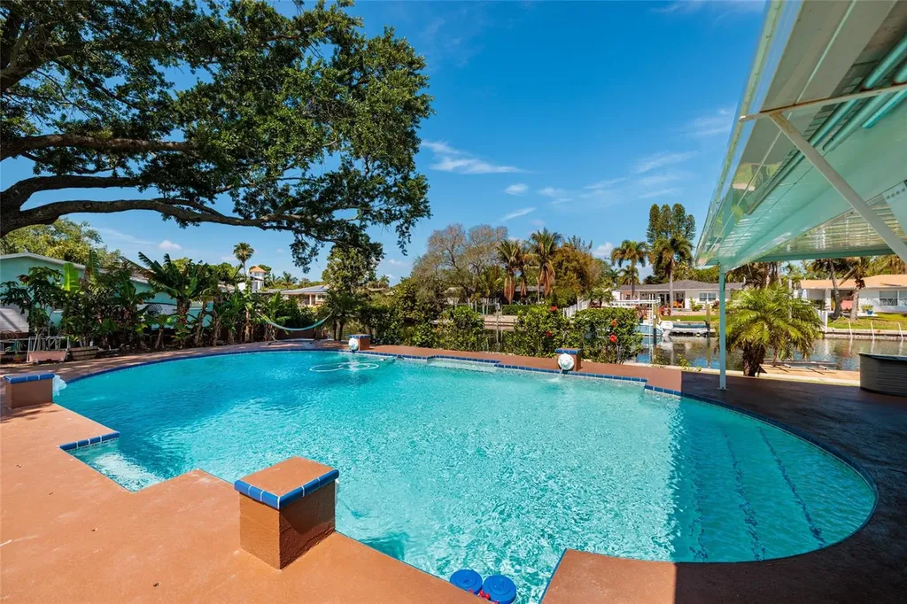 1449 45th Avenue NE St Petersburg FL 33703