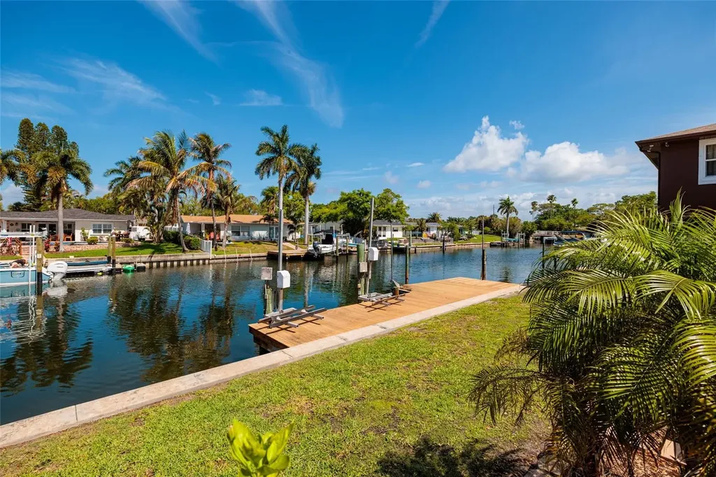1449 45th Avenue NE St Petersburg FL 33703