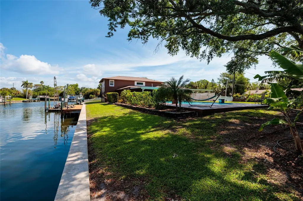1449 45th Avenue NE St Petersburg FL 33703