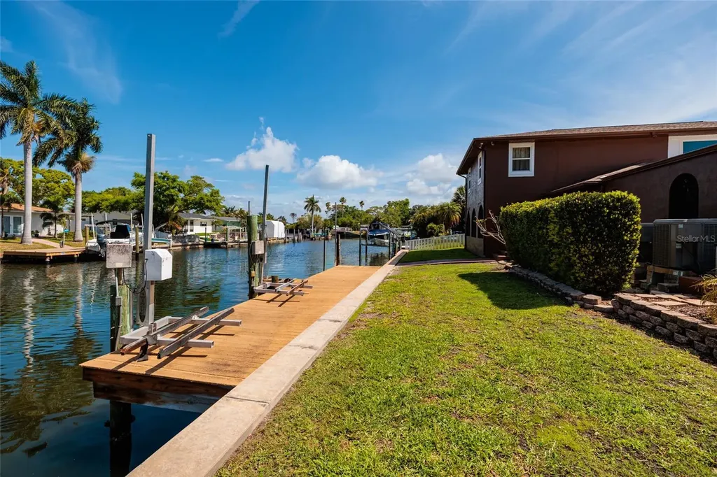 1449 45th Avenue NE St Petersburg FL 33703
