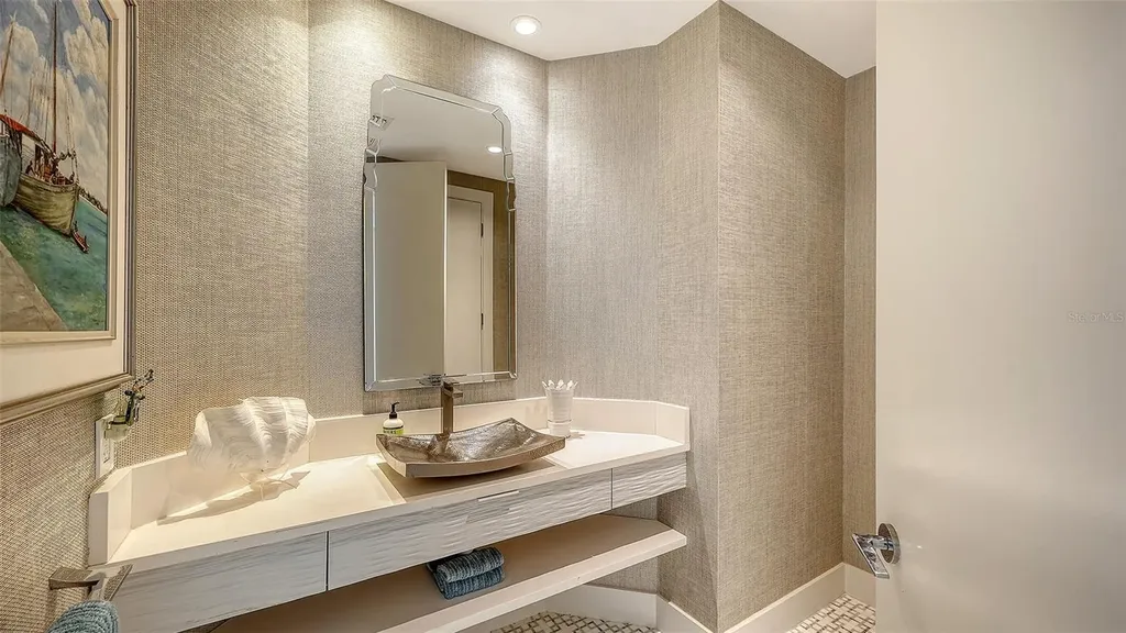 415 L Ambiance Drive Longboat Key FL 34228
