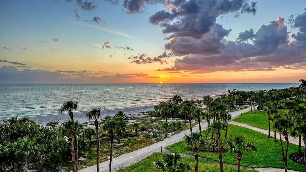 415 L Ambiance Drive Longboat Key FL 34228