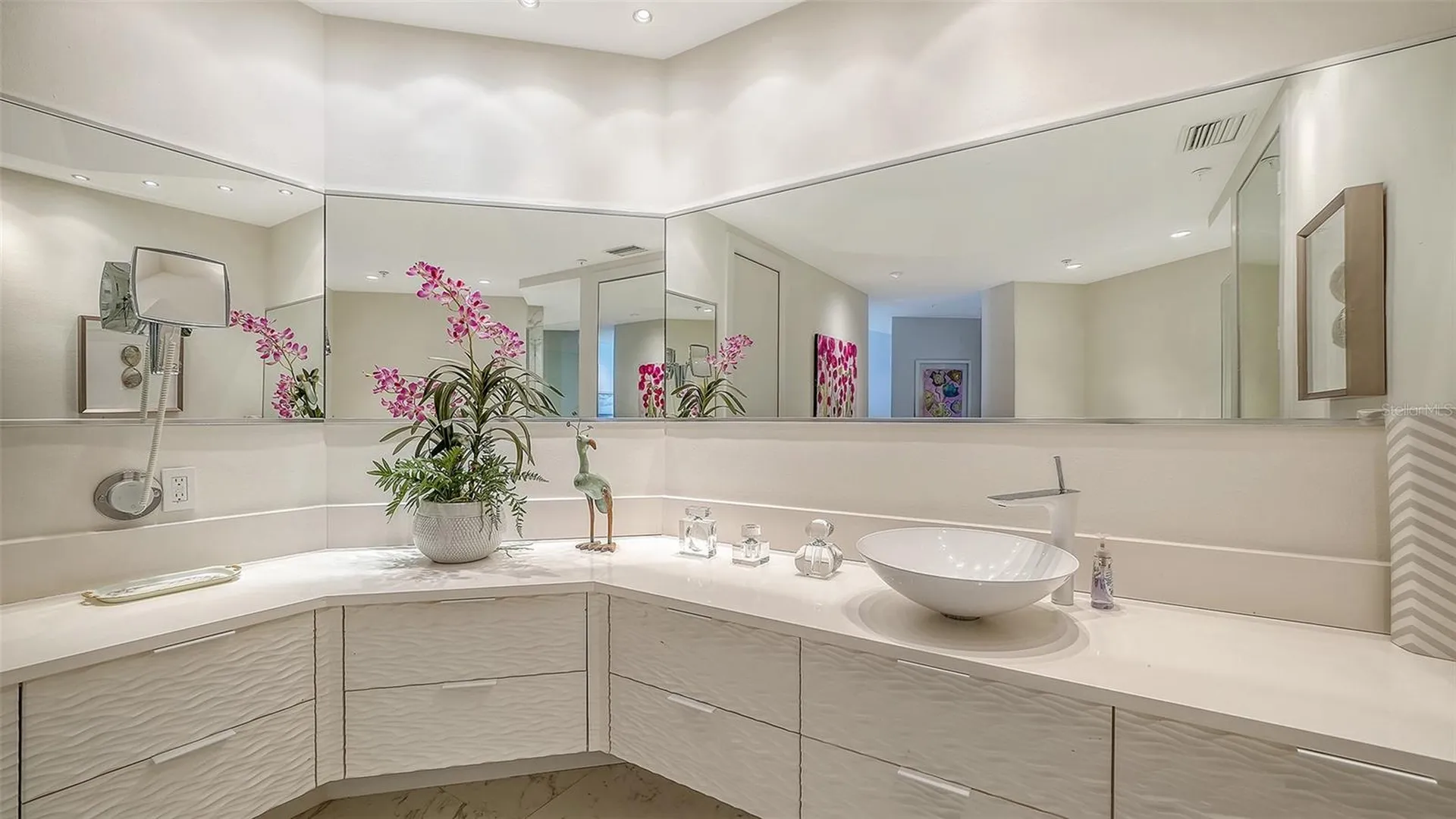 415 L Ambiance Drive Longboat Key FL 34228