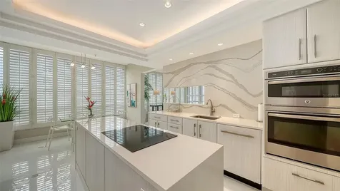415 L Ambiance Drive Longboat Key FL 34228