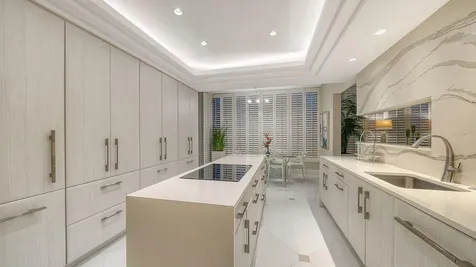 415 L Ambiance Drive Longboat Key FL 34228