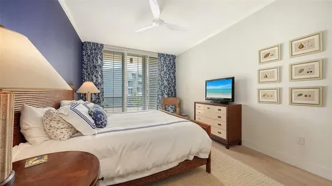 415 L Ambiance Drive Longboat Key FL 34228