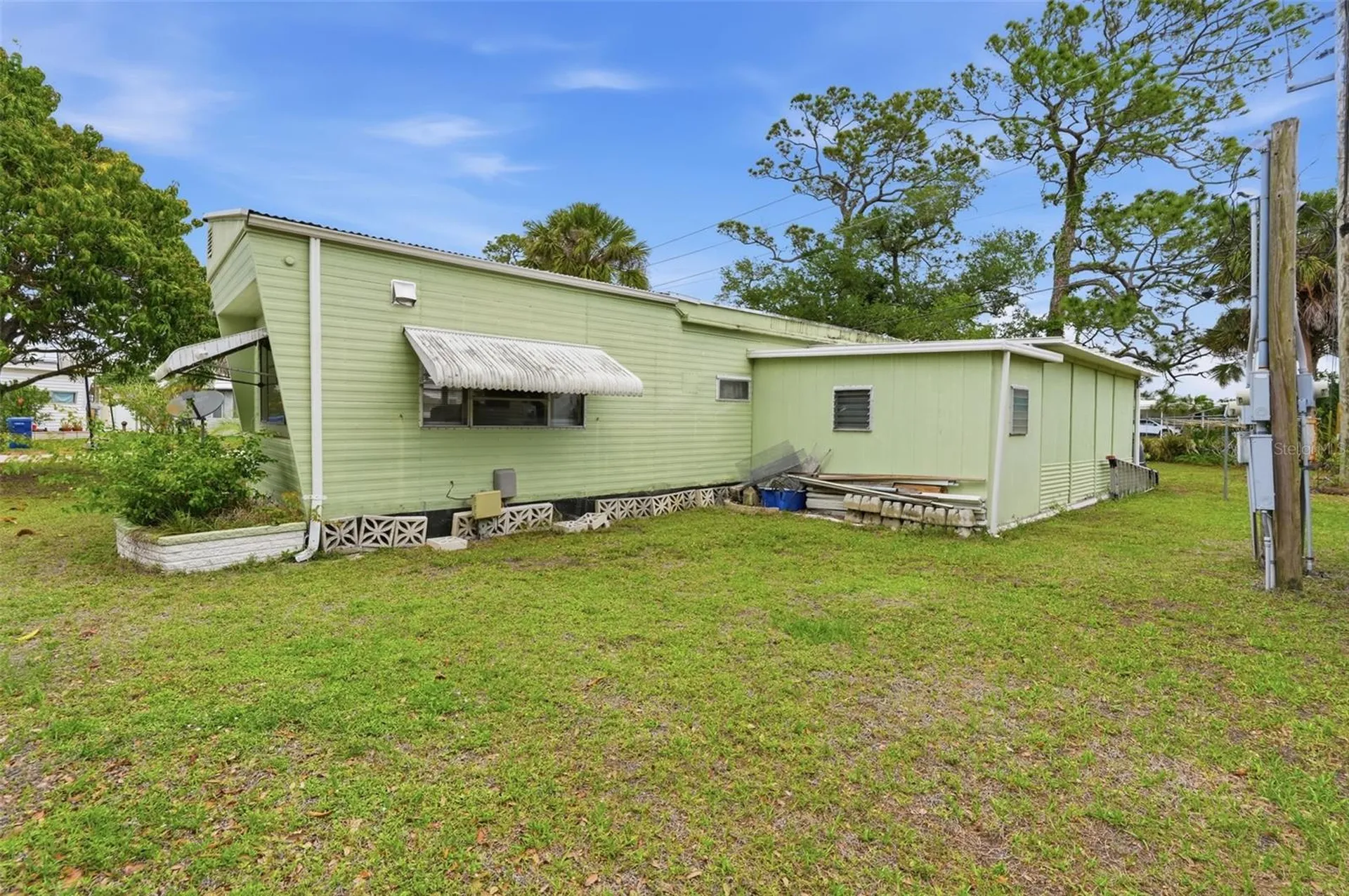 104 52nd Avenue Plaza W Bradenton FL 34207