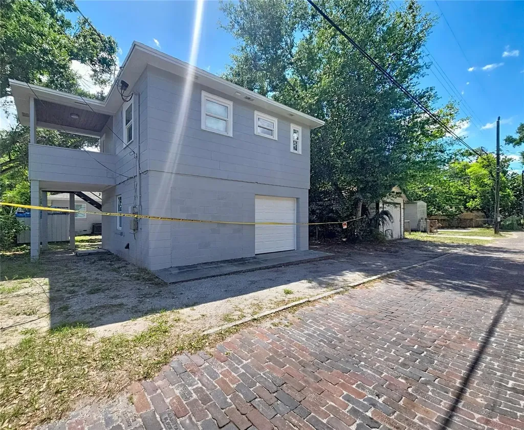1035 15th Avenue S St Petersburg FL 33705