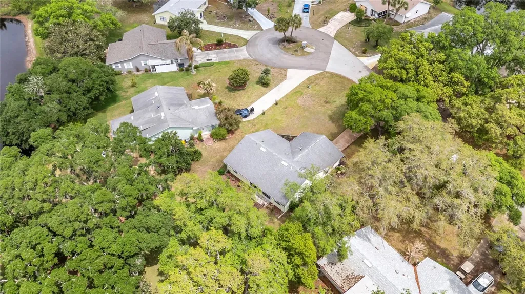 27 Gordon Court Leesburg FL 34788