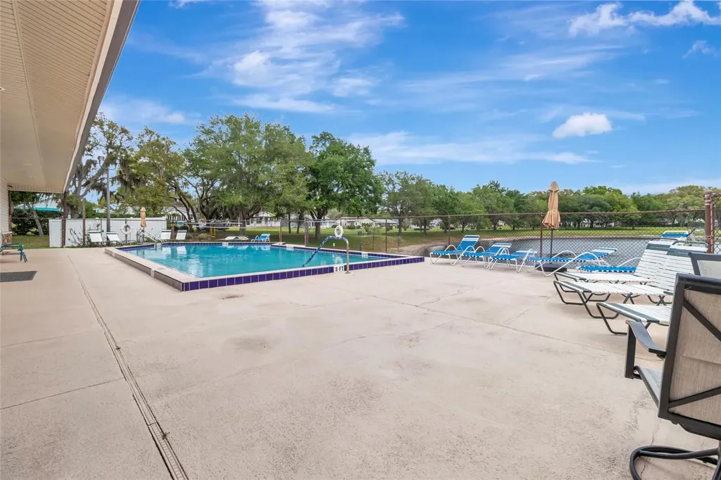 27 Gordon Court Leesburg FL 34788