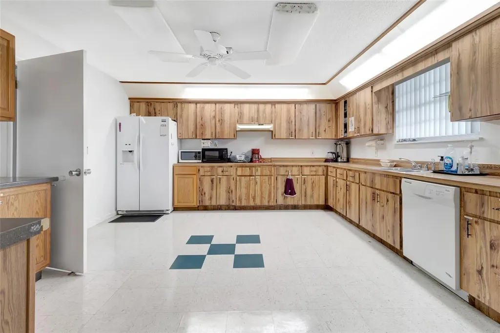 27 Gordon Court Leesburg FL 34788