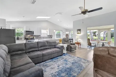 27 Gordon Court Leesburg FL 34788