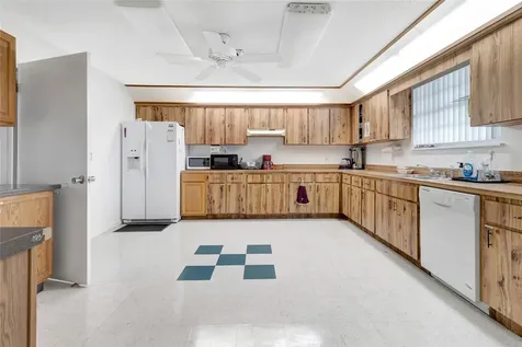 27 Gordon Court Leesburg FL 34788