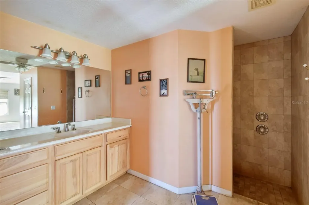 2700 Waccassa Street Geneva FL 32732