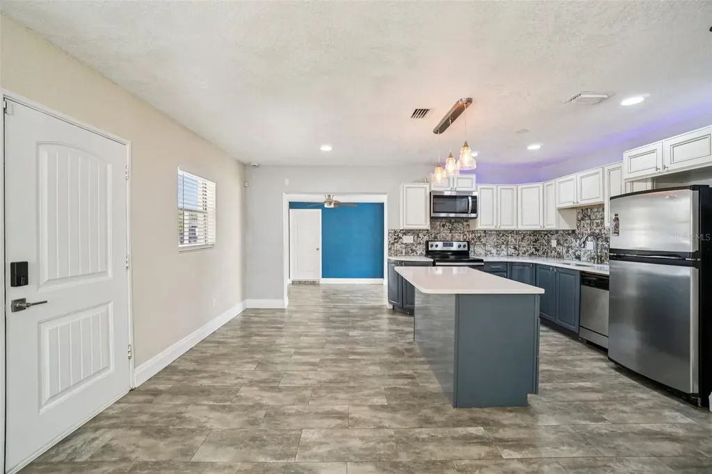 541 Firefly Lane Apollo Beach FL 33572