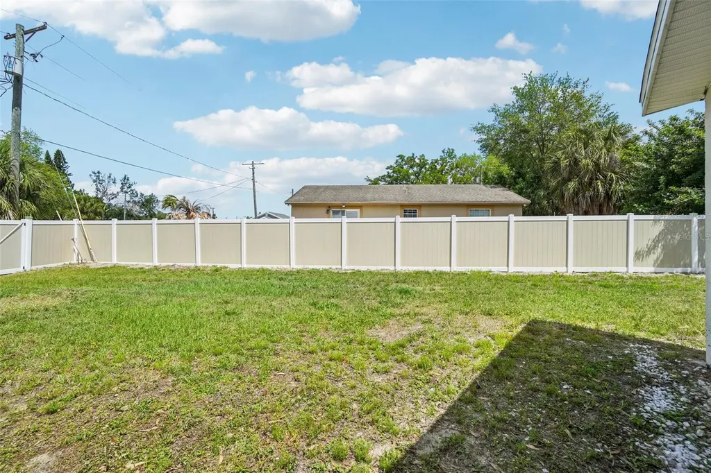541 Firefly Lane Apollo Beach FL 33572