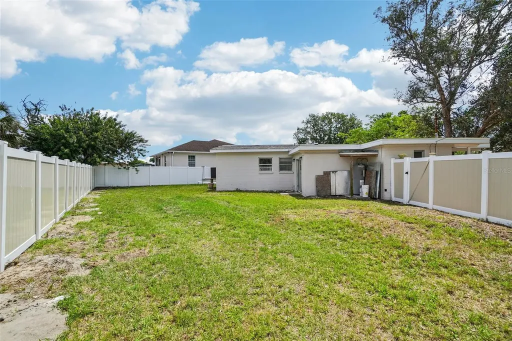 541 Firefly Lane Apollo Beach FL 33572