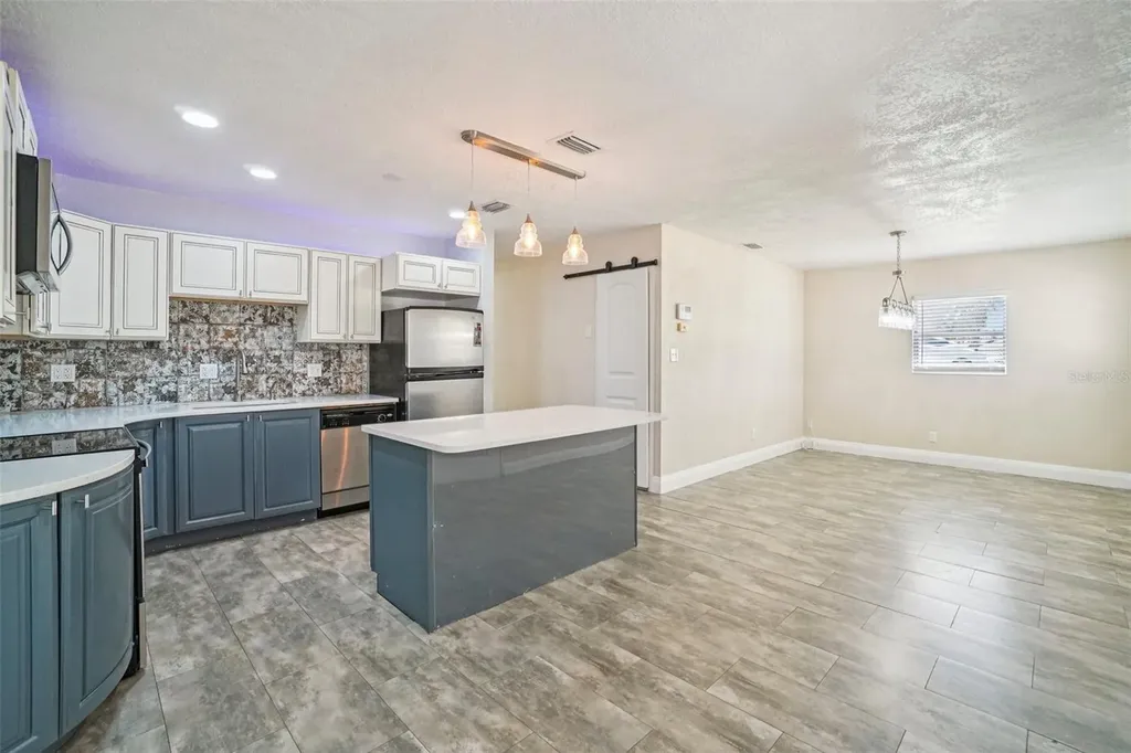 541 Firefly Lane Apollo Beach FL 33572