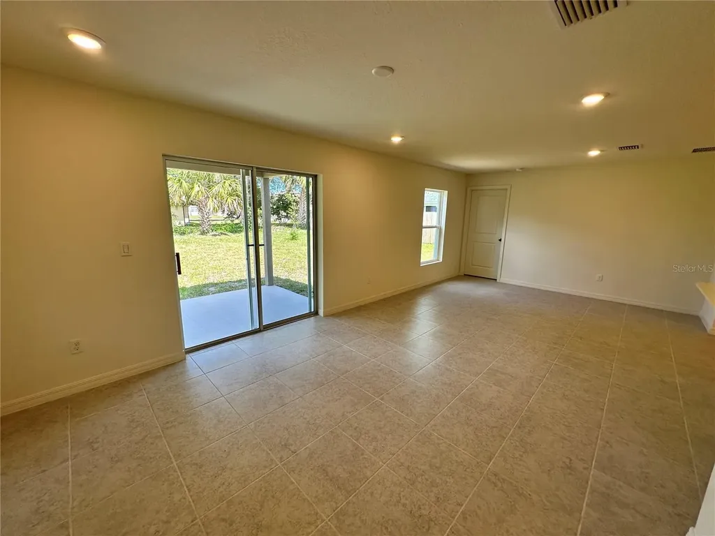 41 Round Tree Drive Palm Coast FL 32164