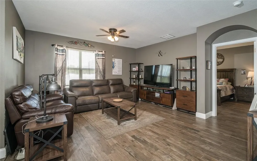 35900 Hillbrook Avenue Zephyrhills FL 33541