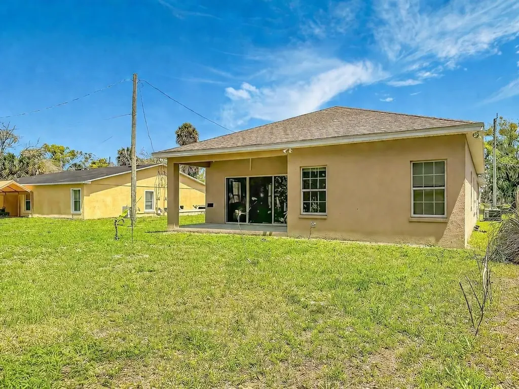 810 Pecan Avenue Sanford FL 32771