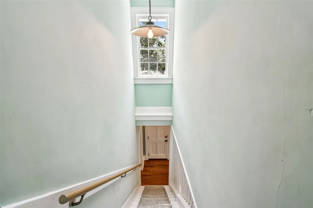 758 Wood Street Dunedin FL 34698
