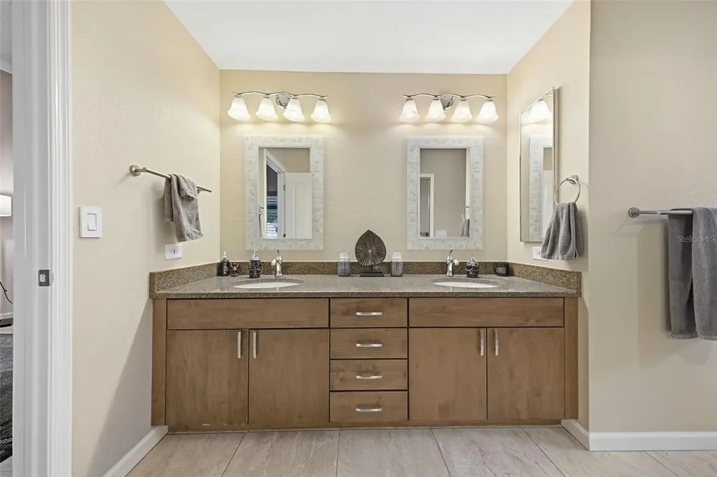 4852 Ridgemoor Circle Palm Harbor FL 34685