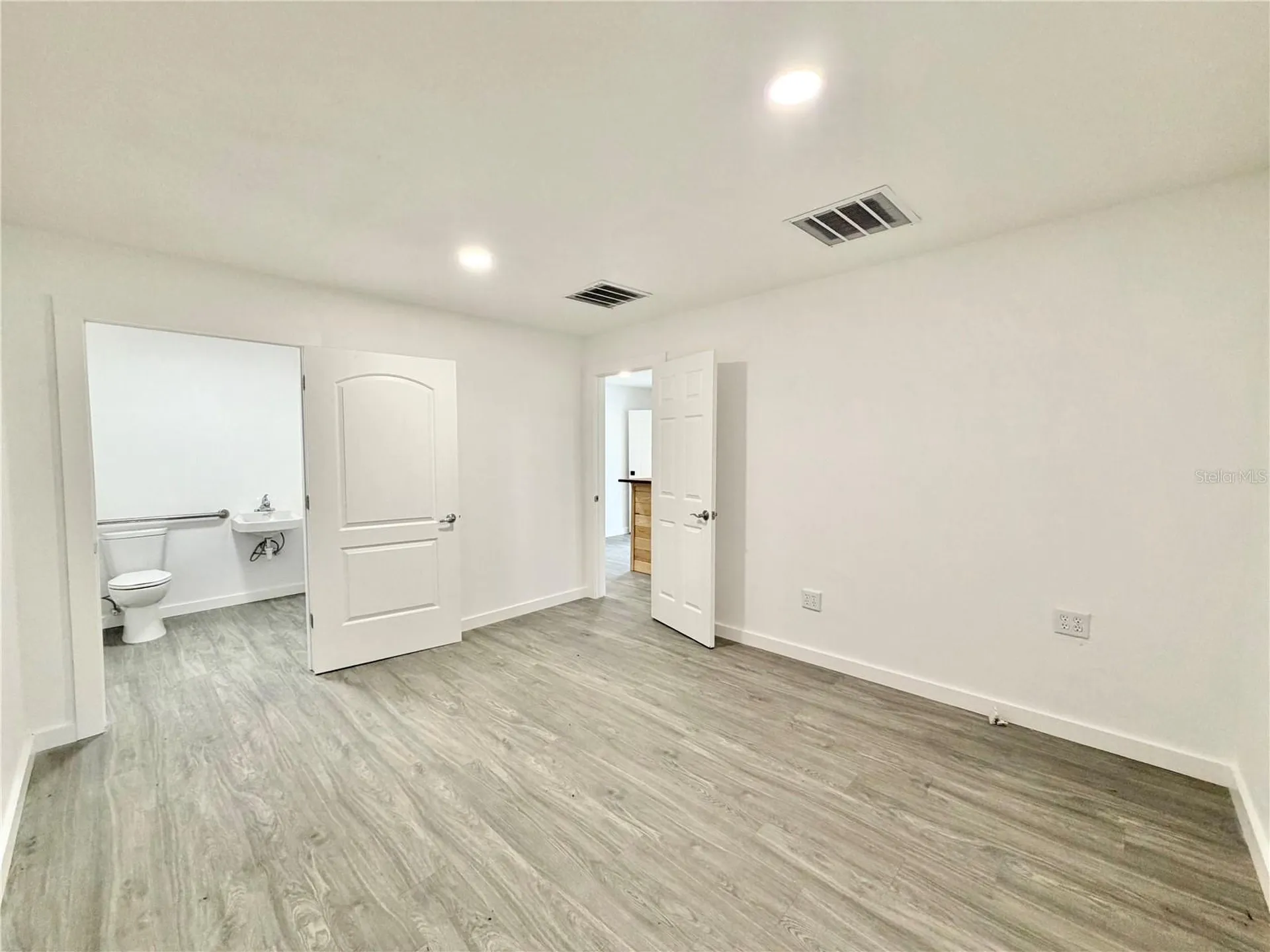 683 N Court Street Bronson FL 32621