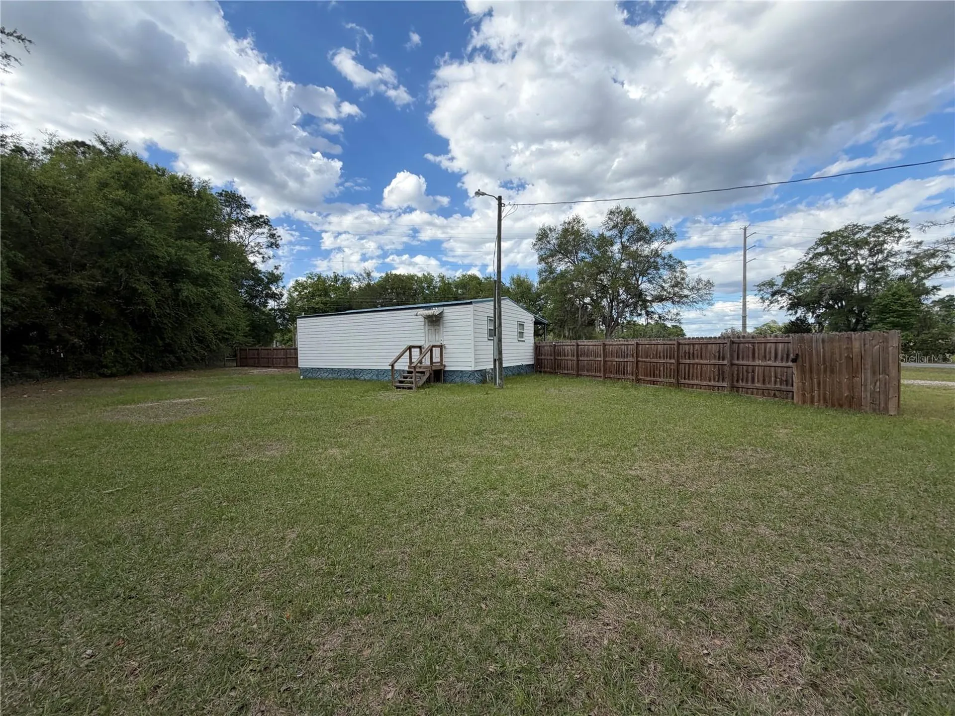 683 N Court Street Bronson FL 32621