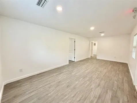 683 N Court Street Bronson FL 32621