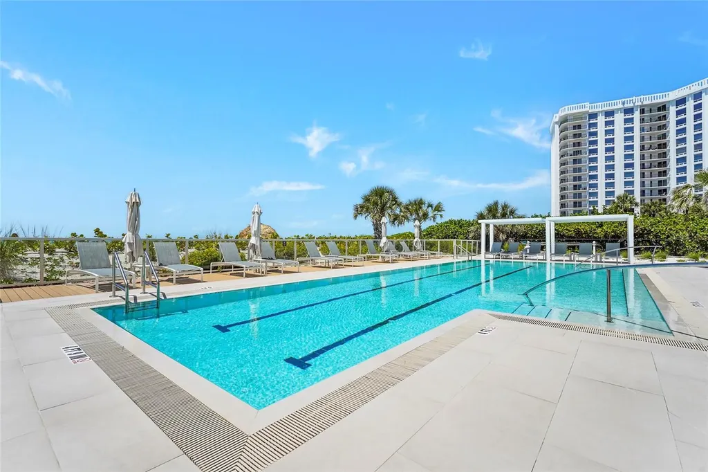 2425 Gulf Of Mexico Drive Longboat Key FL 34228