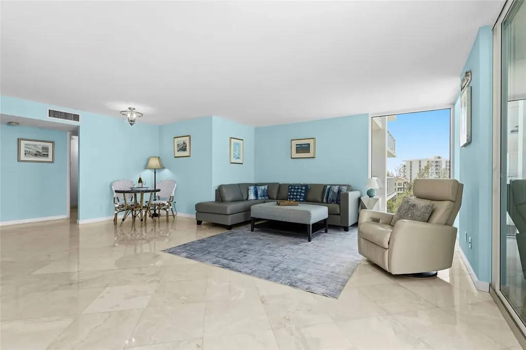 2425 Gulf Of Mexico Drive Longboat Key FL 34228