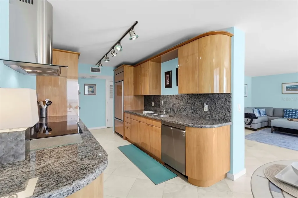 2425 Gulf Of Mexico Drive Longboat Key FL 34228