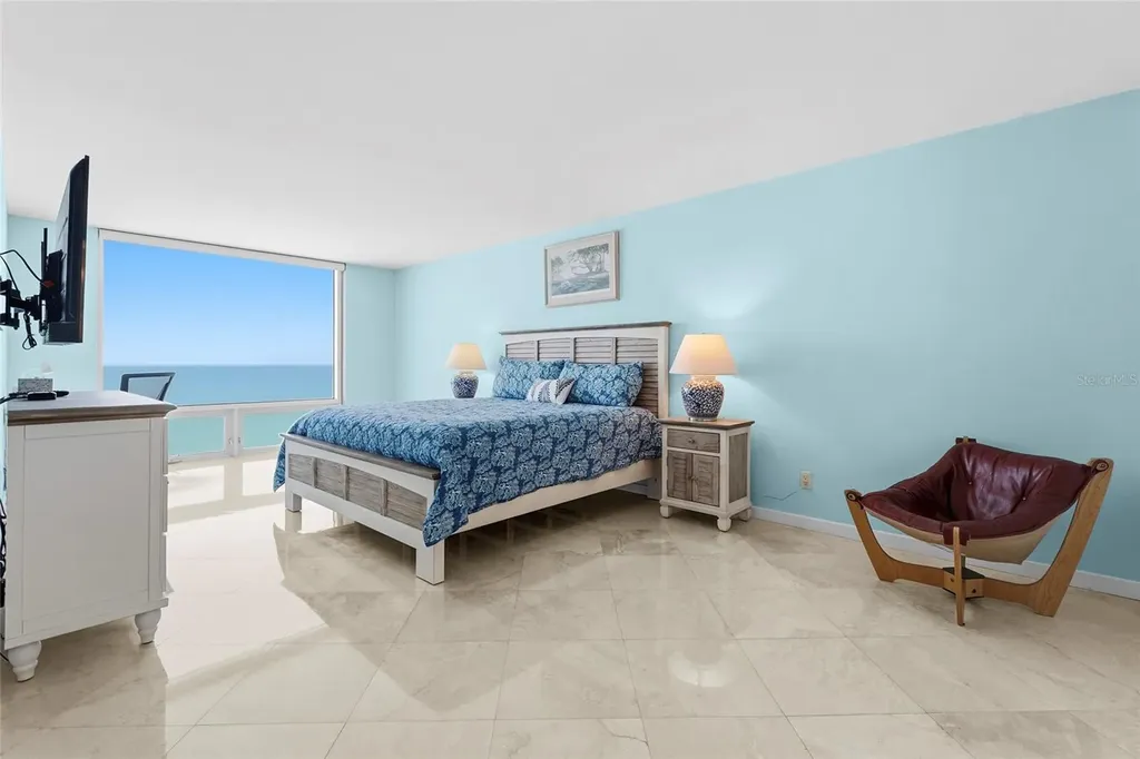 2425 Gulf Of Mexico Drive Longboat Key FL 34228