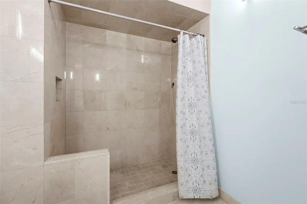 2425 Gulf Of Mexico Drive Longboat Key FL 34228