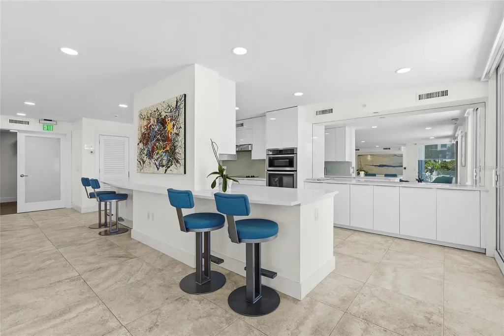 2425 Gulf Of Mexico Drive Longboat Key FL 34228